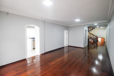 Casa à venda com 650m², 4 quartos e 4 vagasSala de jantar