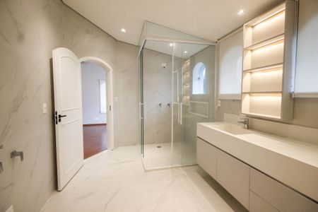 Casa à venda com 650m², 4 quartos e 4 vagasBanheiro do Quarto 