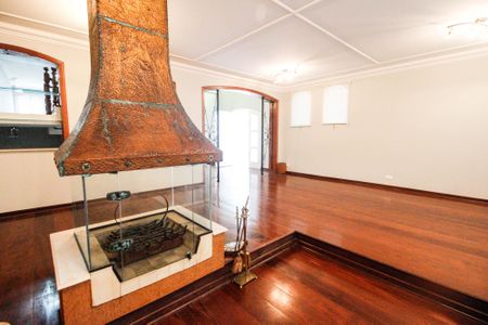 Casa à venda com 650m², 4 quartos e 4 vagasSala