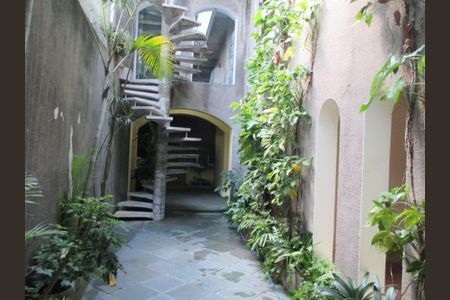 Casa à venda com 240m², 3 quartos e 3 vagas