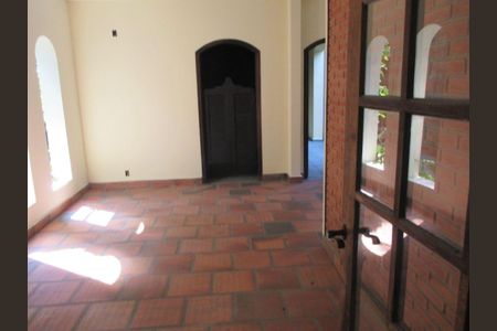 Casa à venda com 240m², 3 quartos e 3 vagas