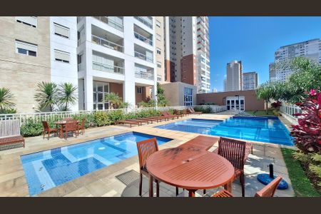 Apartamento para alugar com 120m², 3 quartos e 4 vagas Apartamento para alugar com 120m², 3 quartos e 4 vagasÁrea comum - Piscina