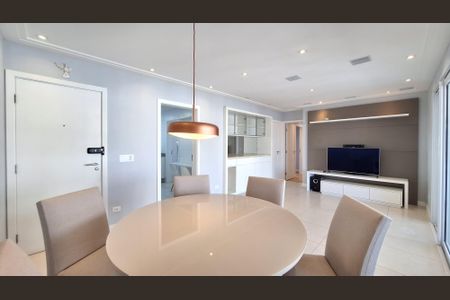 Apartamento para alugar com 120m², 3 quartos e 4 vagas Apartamento para alugar com 120m², 3 quartos e 4 vagasSala