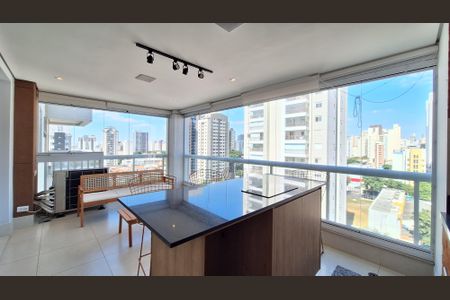 Apartamento para alugar com 120m², 3 quartos e 4 vagas Apartamento para alugar com 120m², 3 quartos e 4 vagasVaranda