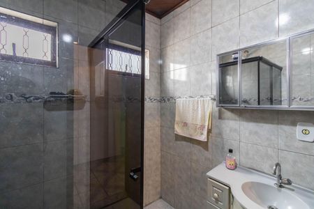 Casa à venda com 272m², 3 quartos e 2 vagasBanheiro