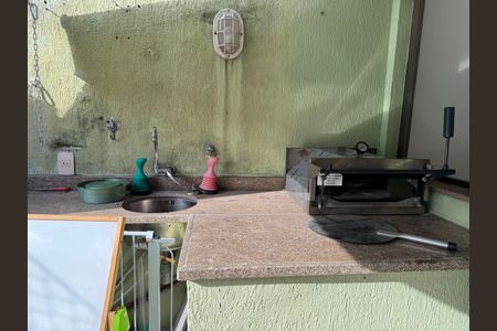 Apartamento à venda com 96m², 2 quartos e sem vagaVaranda