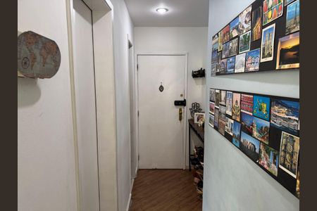Apartamento à venda com 96m², 2 quartos e sem vagaCorredor