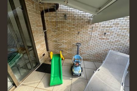 Apartamento à venda com 96m², 2 quartos e sem vagaVaranda