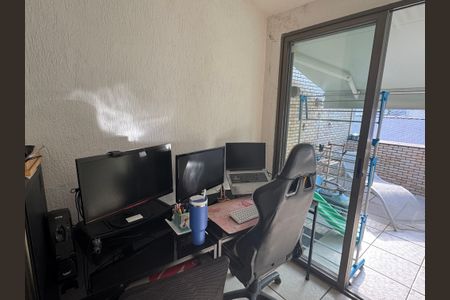 Apartamento à venda com 96m², 2 quartos e sem vagaEscritório