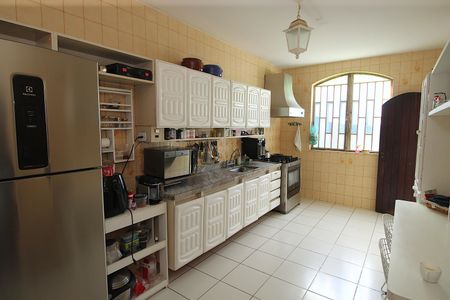 Casa para alugar com 400m², 4 quartos e 2 vagasCozinha