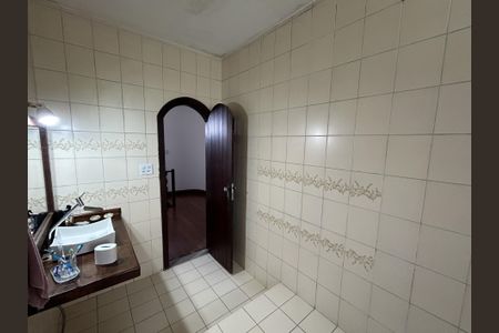 Casa para alugar com 400m², 4 quartos e 2 vagasBanheiro