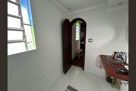 Casa para alugar com 400m², 4 quartos e 2 vagasBanheiro - Quarto 1