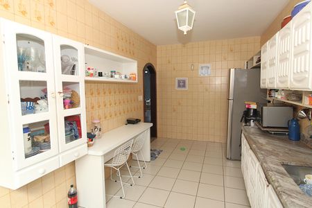 Casa para alugar com 400m², 4 quartos e 2 vagasCozinha