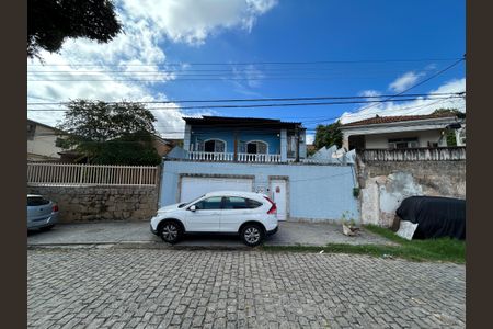 Casa para alugar com 400m², 4 quartos e 2 vagasFachada
