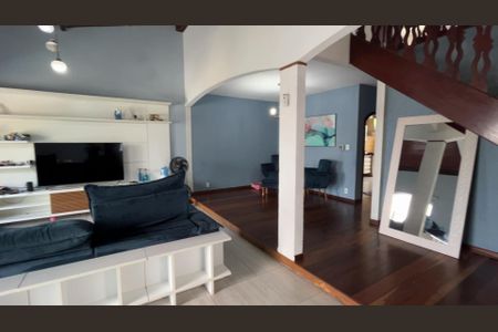 Casa para alugar com 400m², 4 quartos e 2 vagas Casa para alugar com 400m², 4 quartos e 2 vagasSala