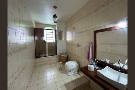 Casa para alugar com 400m², 4 quartos e 2 vagasBanheiro