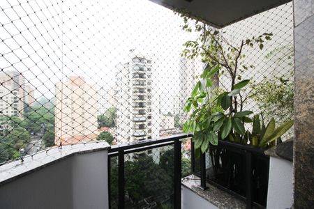 Apartamento para alugar com 150m², 3 quartos e 2 vagasVaranda