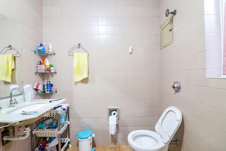 Casa à venda com 100m², 4 quartos e 2 vagasBanheiro