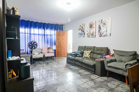 Casa à venda com 100m², 4 quartos e 2 vagasSala