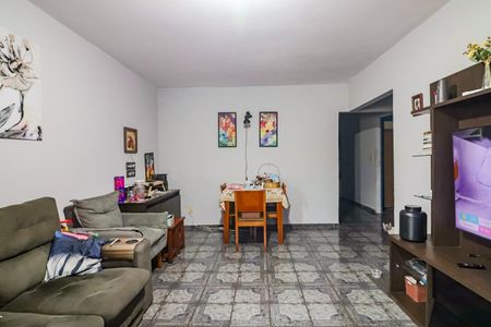 Casa à venda com 100m², 4 quartos e 2 vagasSala