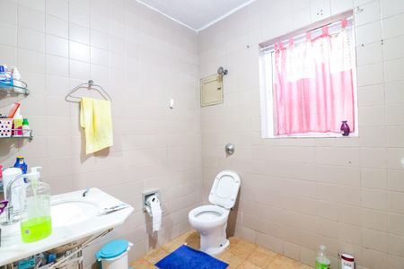 Casa à venda com 100m², 4 quartos e 2 vagasBanheiro