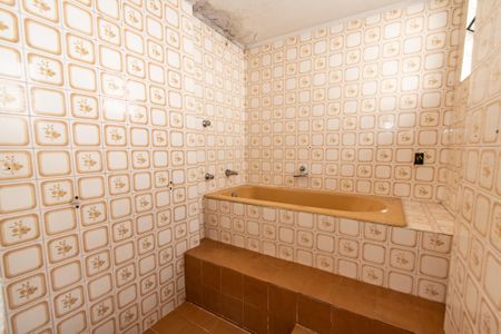 Casa à venda com 480m², 5 quartos e 2 vagasBanheiro da suíte