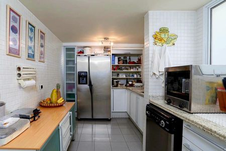 Casa à venda com 878m², 4 quartos e 8 vagasFoto 24