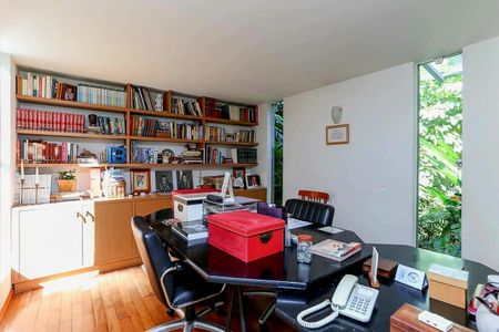 Casa à venda com 878m², 4 quartos e 8 vagasFoto 37