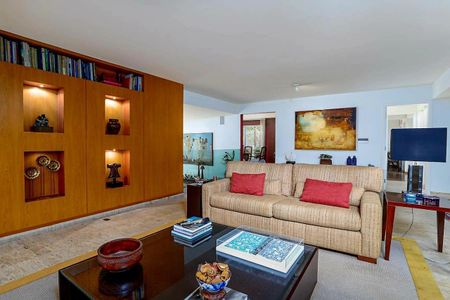 Casa à venda com 878m², 4 quartos e 8 vagasFoto 05