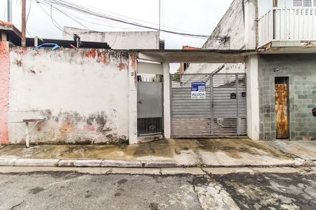 Casa de condomínio para alugar com 52m², 1 quarto e sem vaga Casa de condomínio para alugar com 52m², 1 quarto e sem vagaFachada + Placa