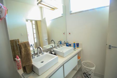 Casa à venda com 120m², 3 quartos e 1 vagaBanheiro da Suíte