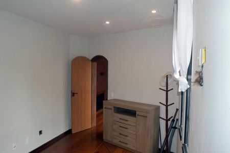 Casa de condomínio para alugar com 540m², 4 quartos e 4 vagas Casa de condomínio para alugar com 540m², 4 quartos e 4 vagasQuarto