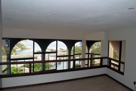 Casa de condomínio para alugar com 540m², 4 quartos e 4 vagas