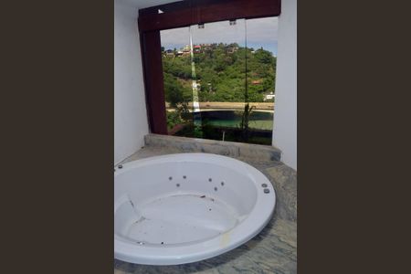 Casa de condomínio para alugar com 540m², 4 quartos e 4 vagas