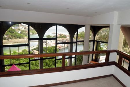 Casa de condomínio para alugar com 540m², 4 quartos e 4 vagas