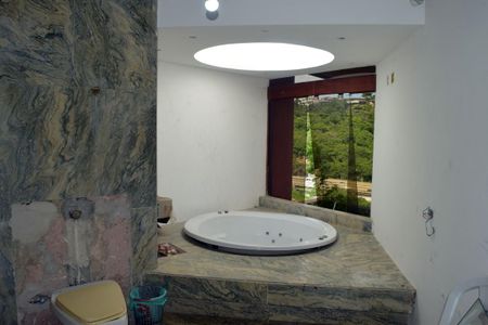 Casa de condomínio para alugar com 540m², 4 quartos e 4 vagas