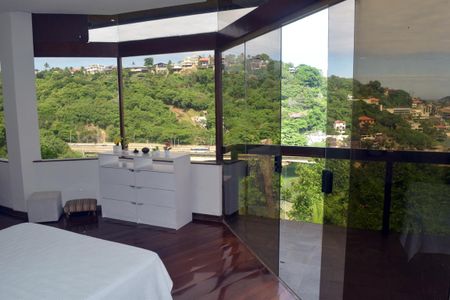 Casa de condomínio para alugar com 540m², 4 quartos e 4 vagas