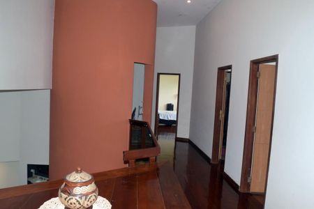 Casa de condomínio para alugar com 540m², 4 quartos e 4 vagas Casa de condomínio para alugar com 540m², 4 quartos e 4 vagasCorredor