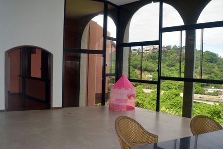 Casa de condomínio para alugar com 540m², 4 quartos e 4 vagas Casa de condomínio para alugar com 540m², 4 quartos e 4 vagasCozinha