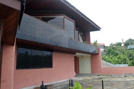 Casa de condomínio para alugar com 540m², 4 quartos e 4 vagas Casa de condomínio para alugar com 540m², 4 quartos e 4 vagasÁrea comum