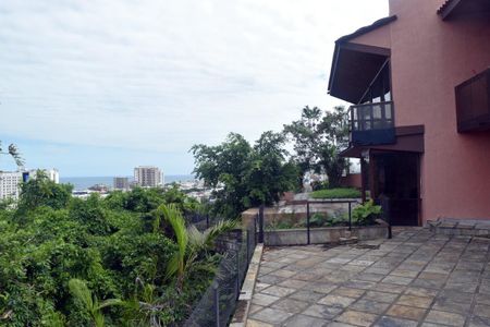 Casa de condomínio para alugar com 540m², 4 quartos e 4 vagas Casa de condomínio para alugar com 540m², 4 quartos e 4 vagasCobertura