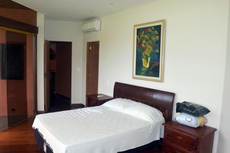 Casa de condomínio para alugar com 540m², 4 quartos e 4 vagas