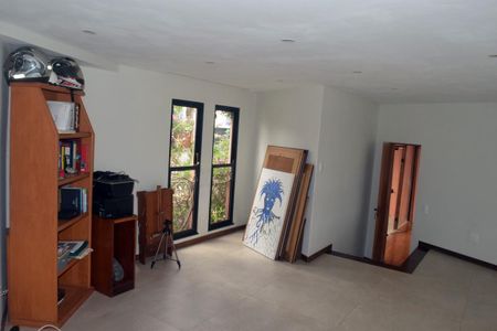 Casa de condomínio para alugar com 540m², 4 quartos e 4 vagas