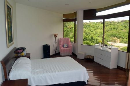 Casa de condomínio para alugar com 540m², 4 quartos e 4 vagas