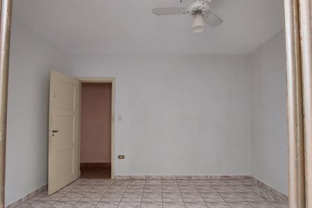 Casa à venda com 216m², 5 quartos e 3 vagas Casa à venda com 216m², 5 quartos e 3 vagasQuarto 2