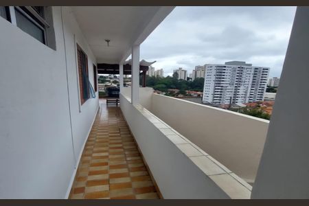 Casa à venda com 216m², 5 quartos e 3 vagas Casa à venda com 216m², 5 quartos e 3 vagasÁrea Externa