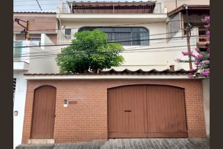 Casa à venda com 216m², 5 quartos e 3 vagas Casa à venda com 216m², 5 quartos e 3 vagasFachada