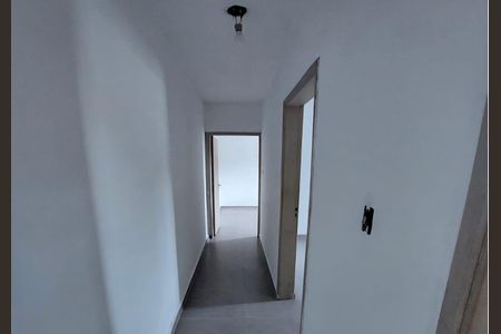 Casa à venda com 216m², 5 quartos e 3 vagas Casa à venda com 216m², 5 quartos e 3 vagasCorredor