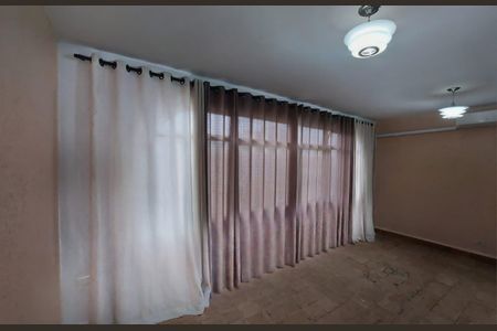 Casa à venda com 216m², 5 quartos e 3 vagas Casa à venda com 216m², 5 quartos e 3 vagasSala 1