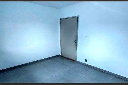 Casa à venda com 216m², 5 quartos e 3 vagas Casa à venda com 216m², 5 quartos e 3 vagasQuarto 3